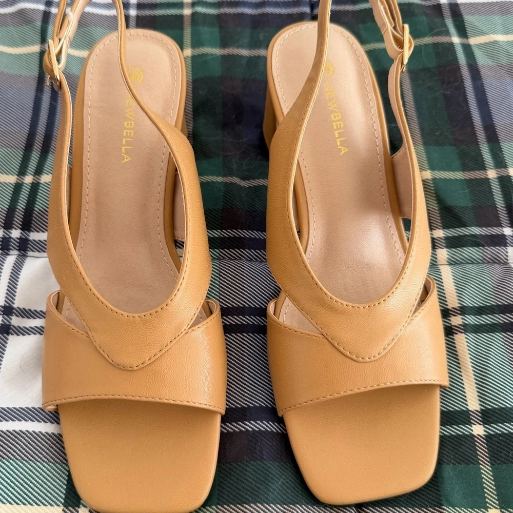 Chic Tan Slingback Heels - size 6 / never worn